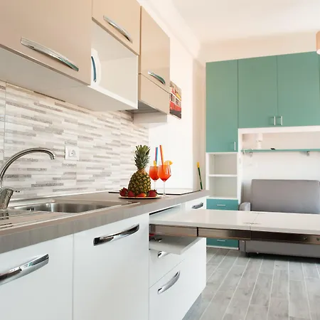 לינה וארוחת בוקר Ucciali לה קסטלה