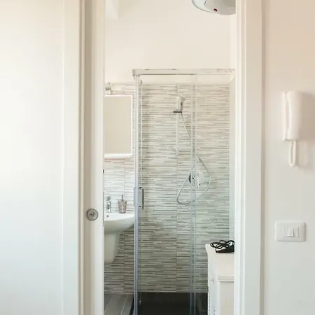 Ucciali 3* לה קסטלה